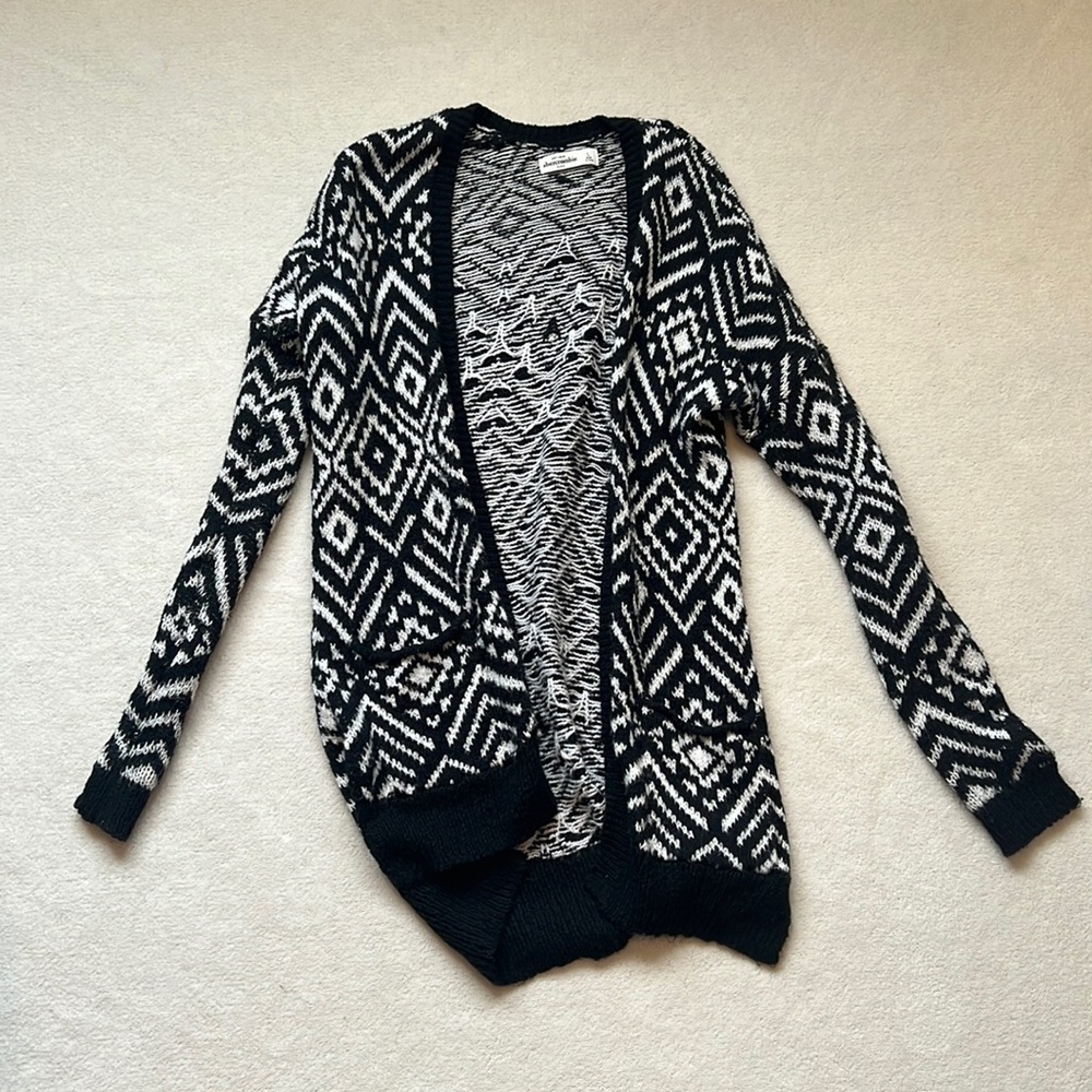 Abercrombie kids black and white cardigan sweater